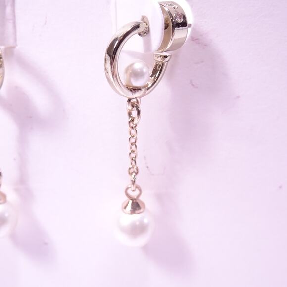 Banana Republic Women's Dainty Pearl Shiny Gold Hoop Drop Earrings NWT 58 - Picture 3 of 5